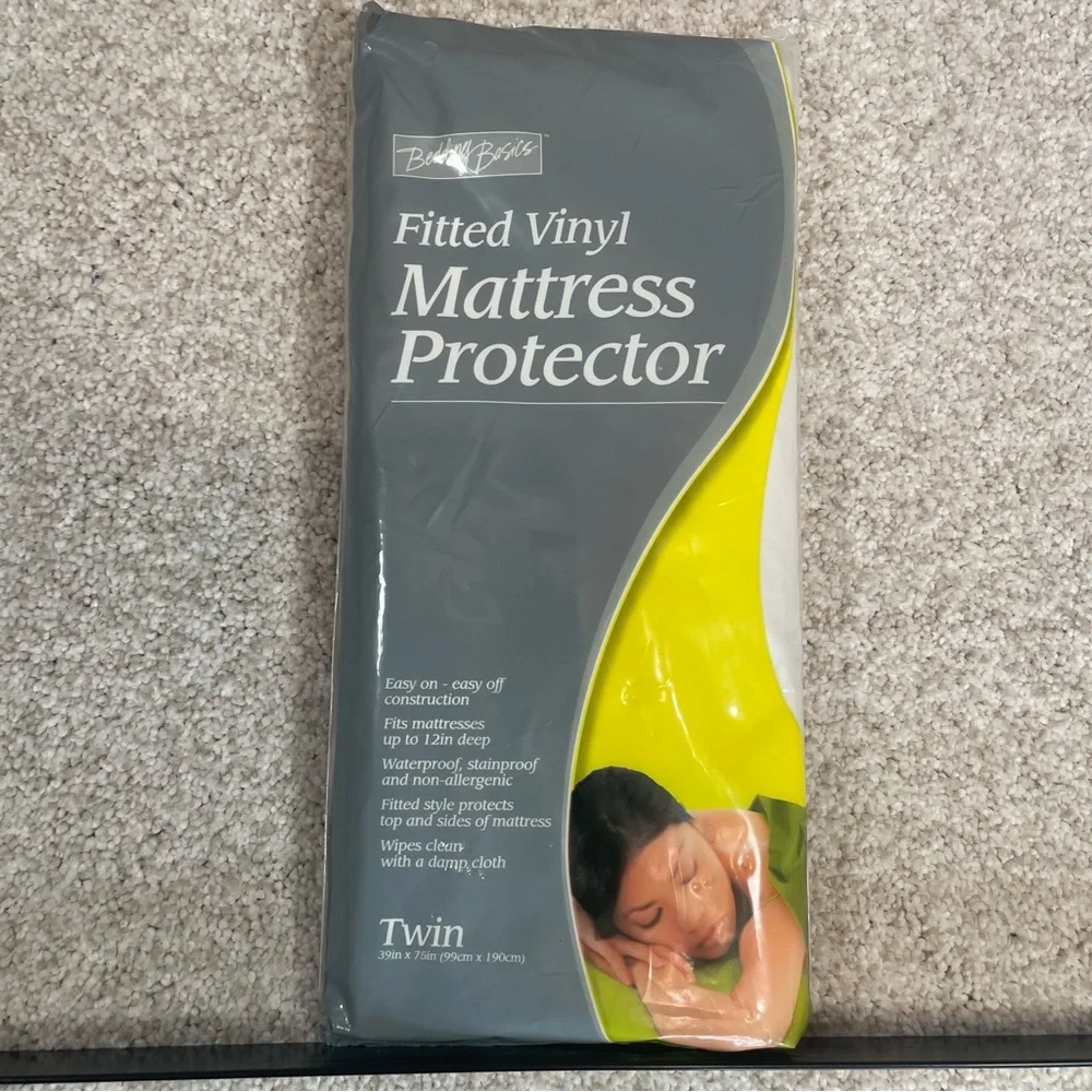 Twin Fitted Vinyl Waterproof Mattress Protector New In Package